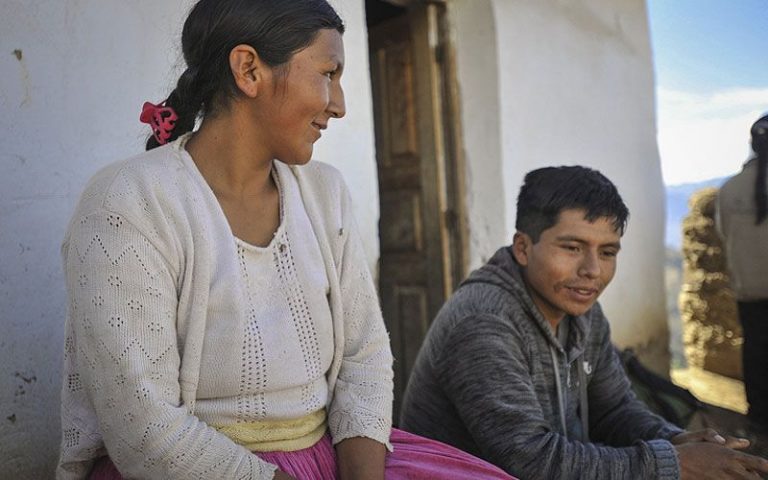 LA PALABRA DE DIOS SALVA DEL DIVORCIO A MATRIMONIO EN BOLIVIA