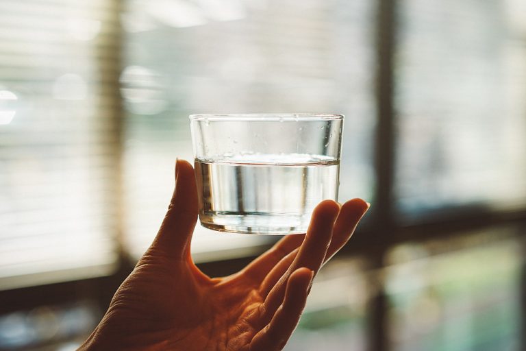 UN VASO DE AGUA