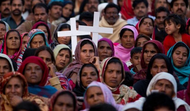 ORACIÓN: Al menos 13 cristianos mueren a diario por no negar su fe en Jesús